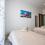 شقة Clifftop Modern المليحة