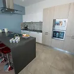Clifftop Modern شقة المليحة
