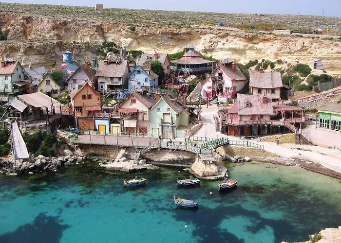 Clifftop Modern 아파트