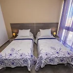 Clifftop Modern * Меллиеха