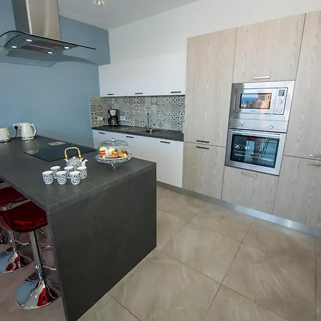 Clifftop Modern Apartment Mellieha