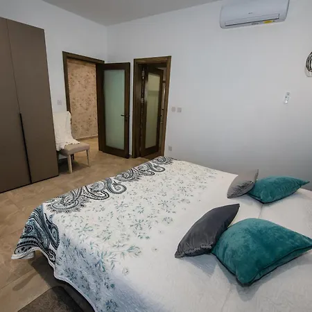 Apartment Clifftop Modern Mellieha