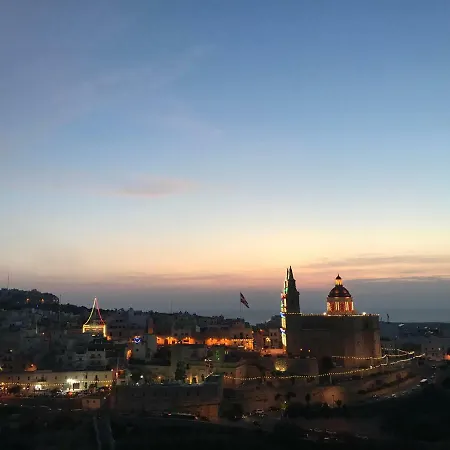 Апартаменты Clifftop Modern