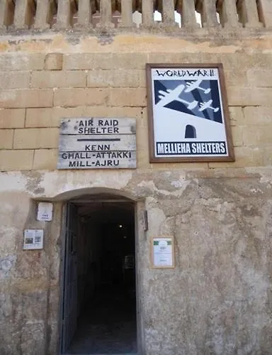 Clifftop Modern Apartament